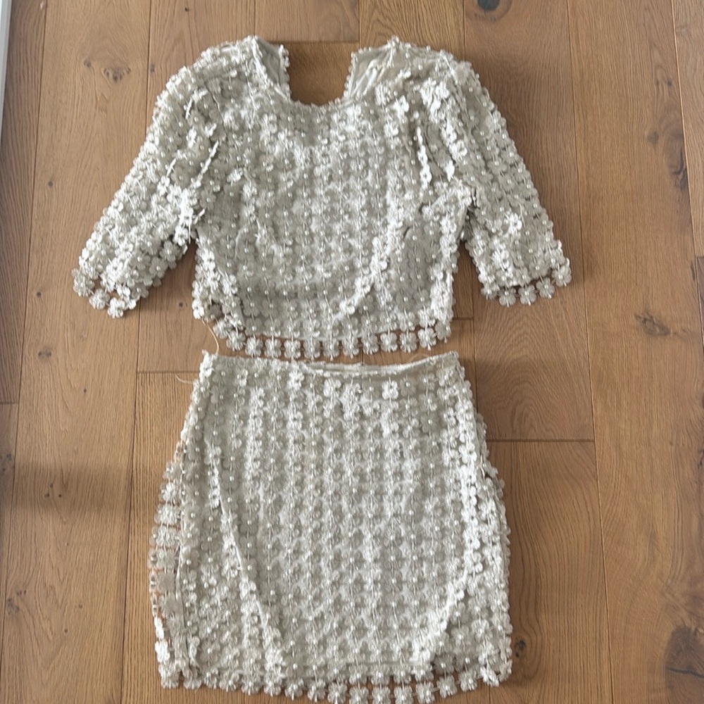 Beautiful 2-Piece Skirt Set Sz Small